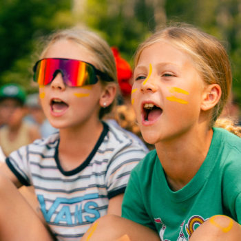 enfants-en-train-de-chanter